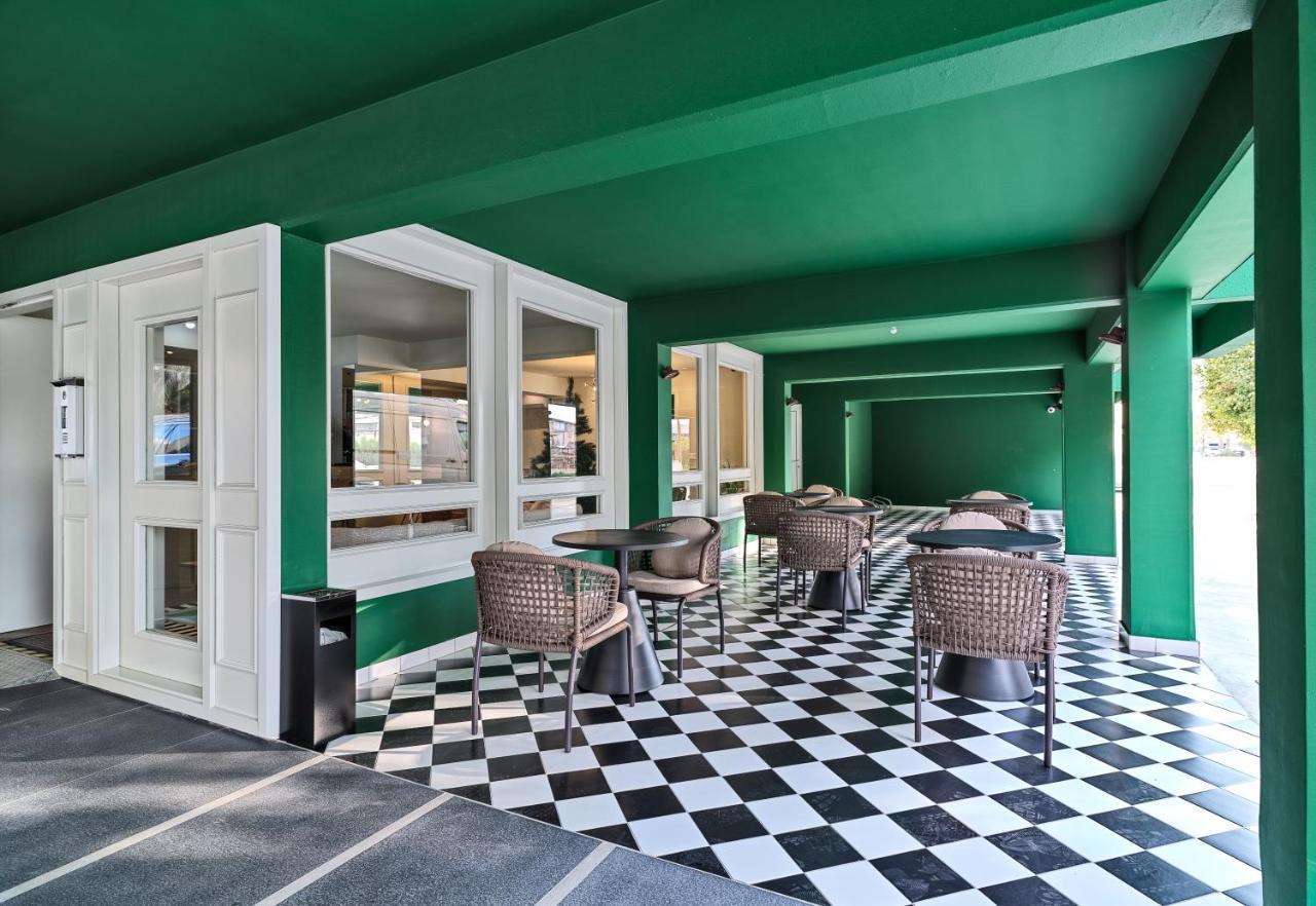 Liv The City Suites Adults Only Larnaca Dış mekan fotoğraf