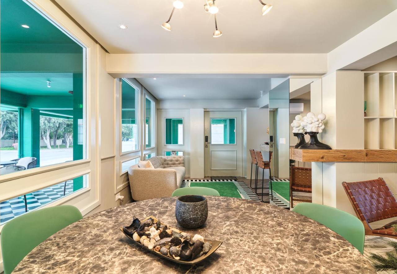 Liv The City Suites Adults Only Larnaca Dış mekan fotoğraf