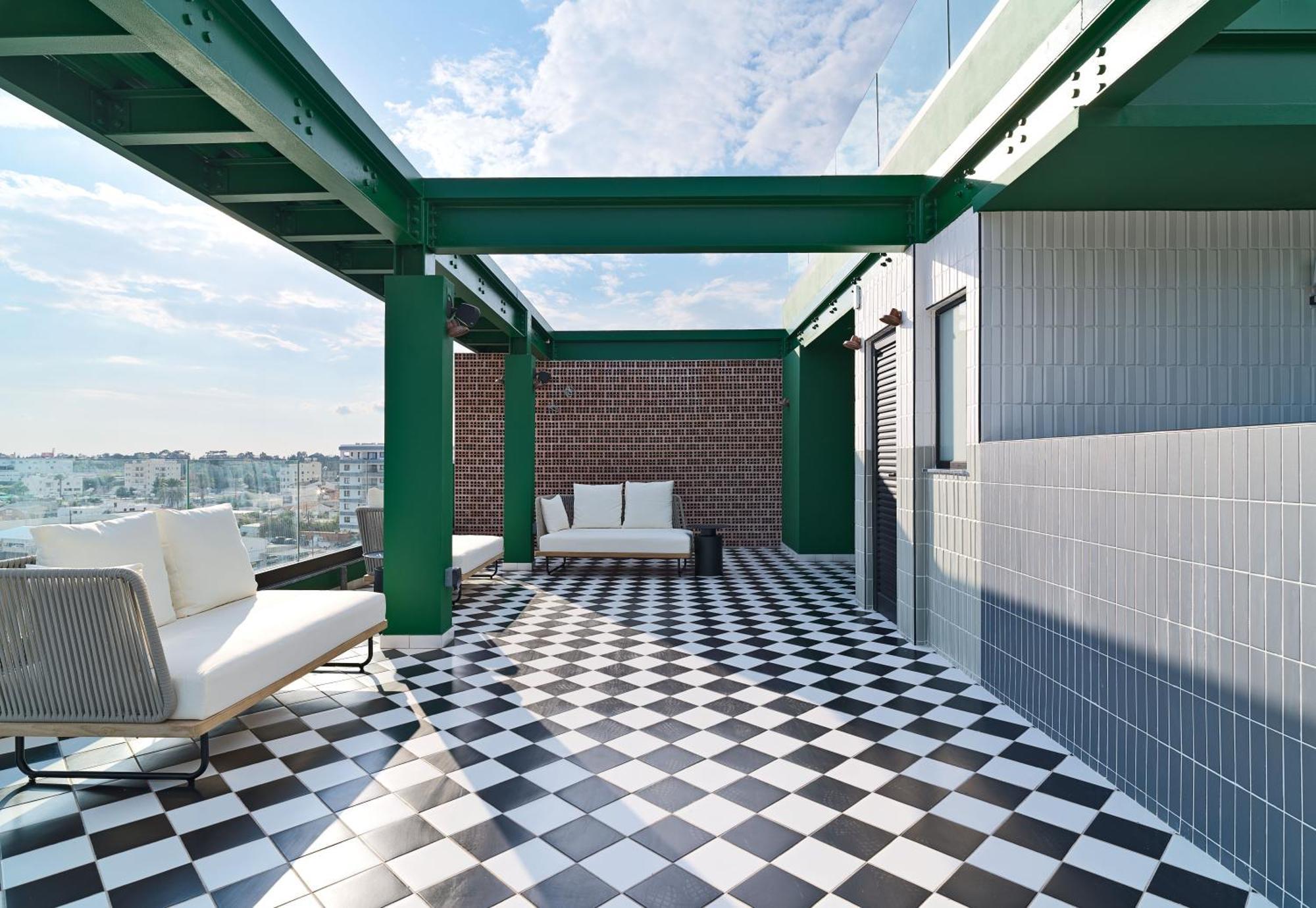 Liv The City Suites Adults Only Larnaca Dış mekan fotoğraf