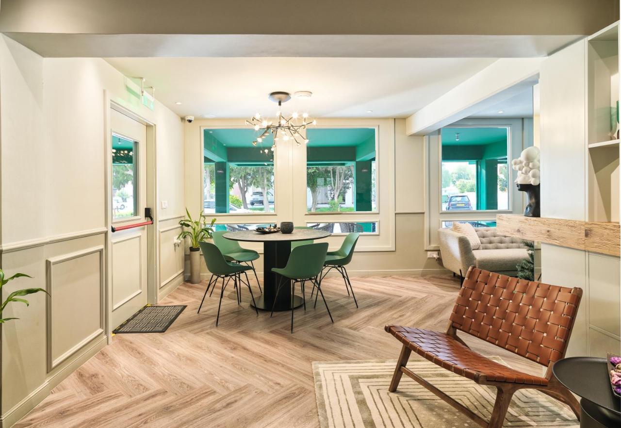 Liv The City Suites Adults Only Larnaca Dış mekan fotoğraf