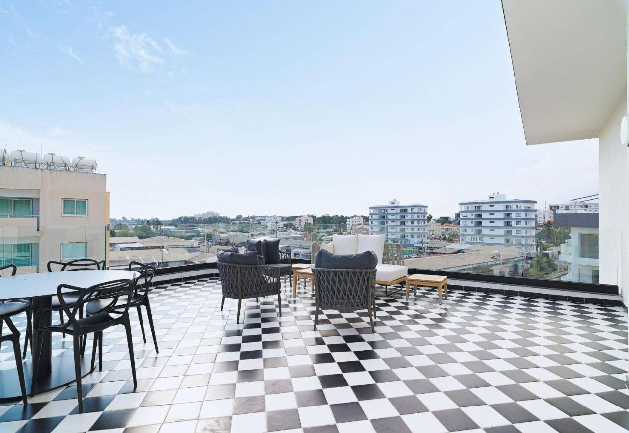 Liv The City Suites Adults Only Larnaca Dış mekan fotoğraf