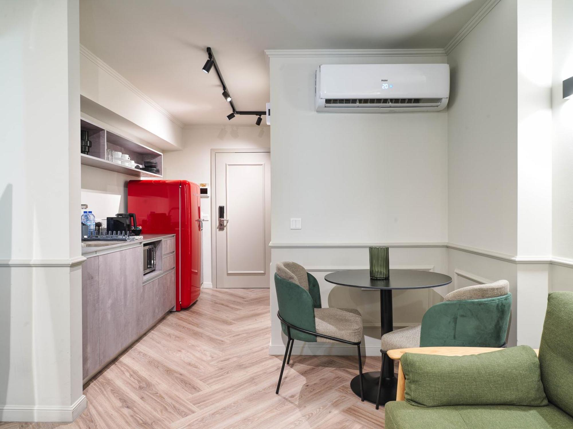 Liv The City Suites Adults Only Larnaca Dış mekan fotoğraf