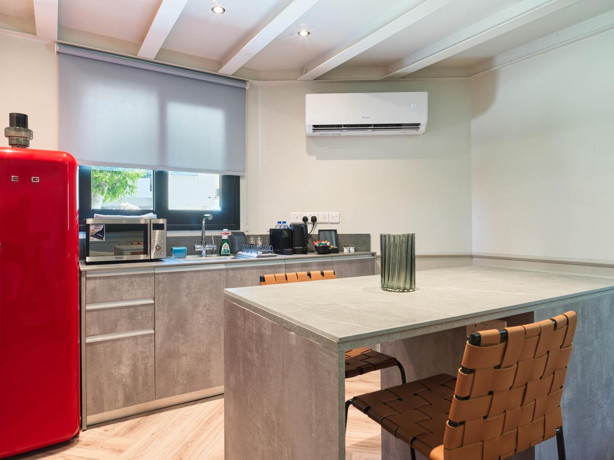 Liv The City Suites Adults Only Larnaca Dış mekan fotoğraf