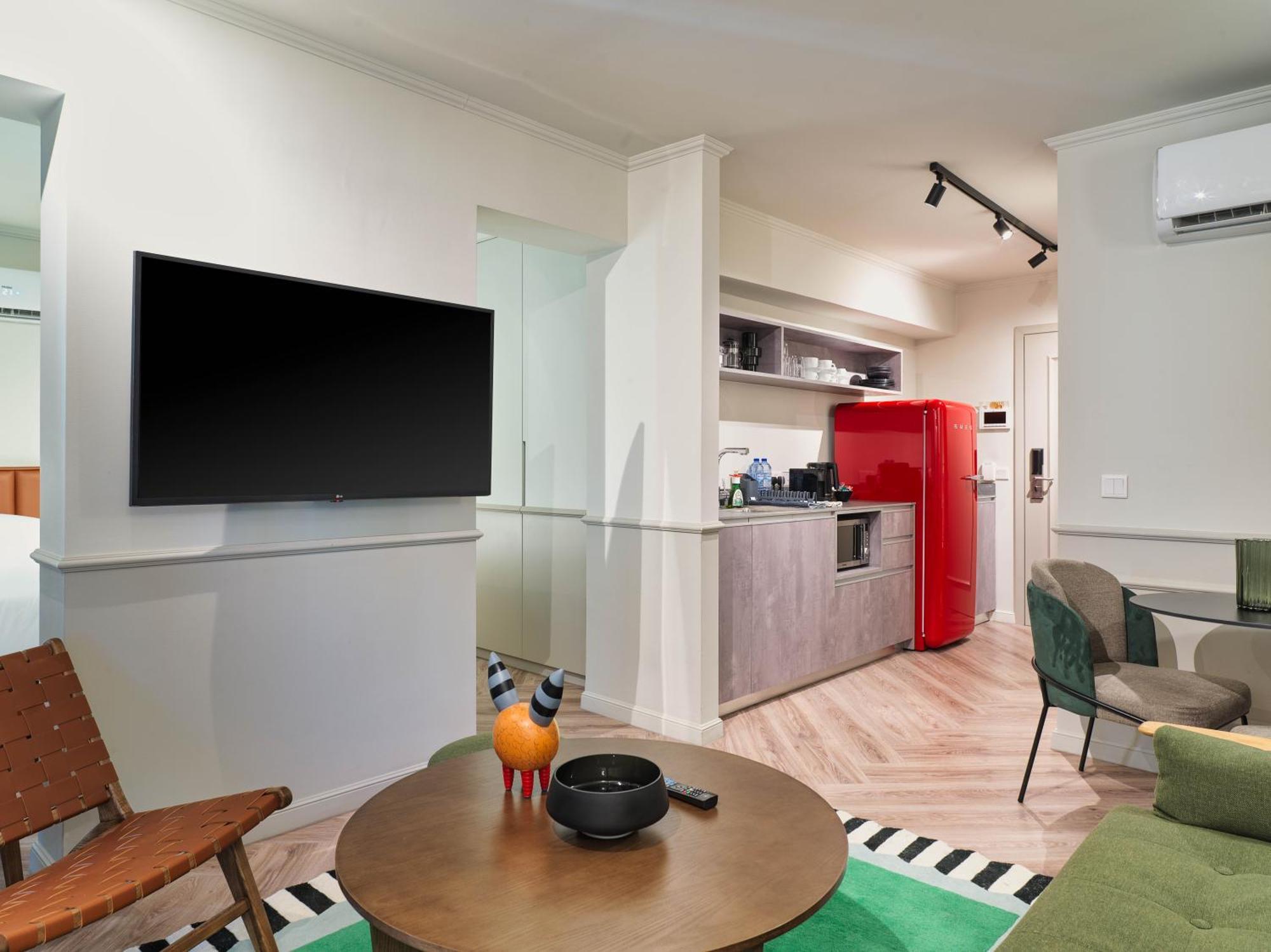 Liv The City Suites Adults Only Larnaca Dış mekan fotoğraf