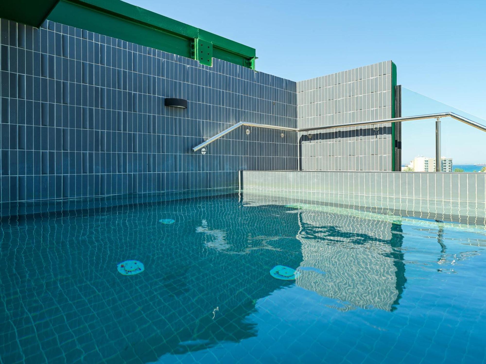 Liv The City Suites Adults Only Larnaca Dış mekan fotoğraf